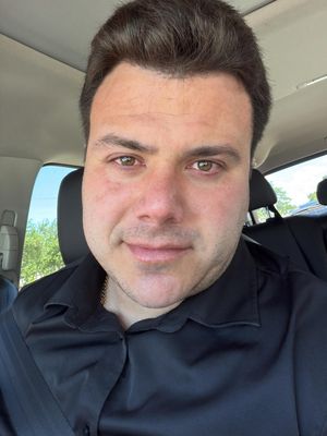 Eduardo, 29
