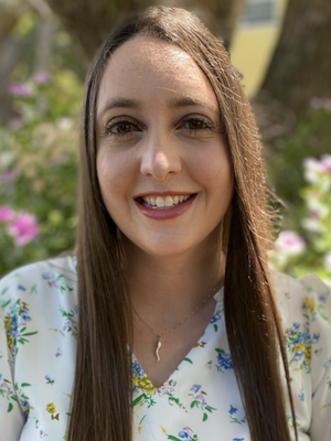 Lauren, 29