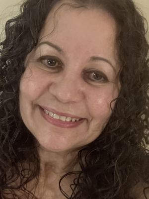 Ivonne, 64