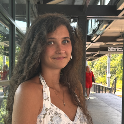 Anna, 26
