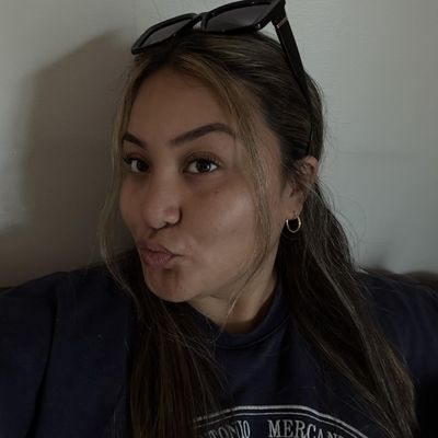 Antonia, 23