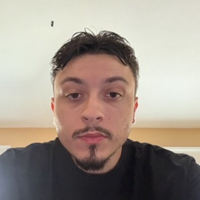 Simon, 24