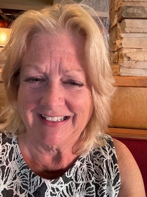 Evelyn, 47