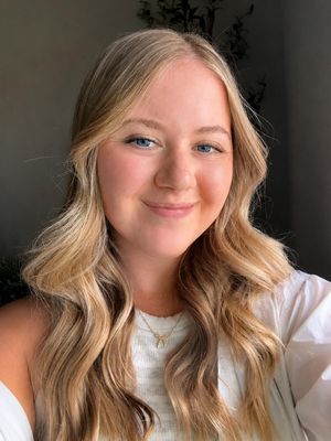 Sarah, 24