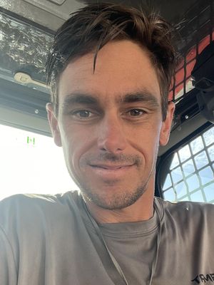 Zach, 36
