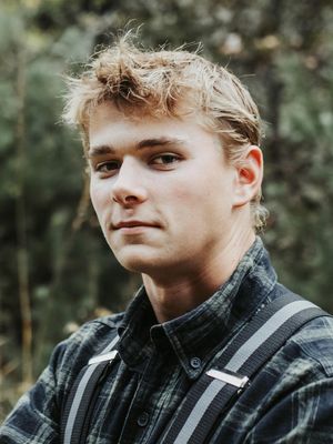 Christian, 18