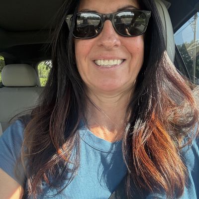 Daniela, 54