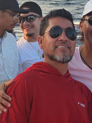 Andres, 44