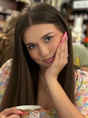 Keely, 22