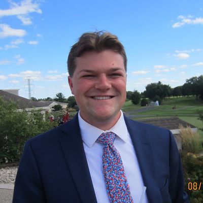 Ben, 25