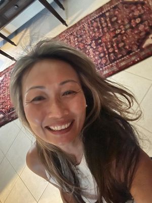 Cindy, 52