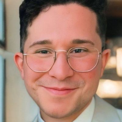 Julian, 26