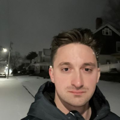 Sebastian, 28