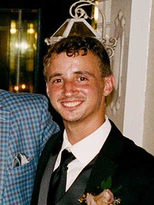 Joe, 28