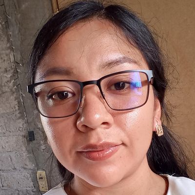 Eva, 24