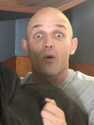 Daniel, 32