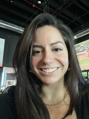 Veronica, 36