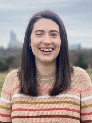 Laura, 32