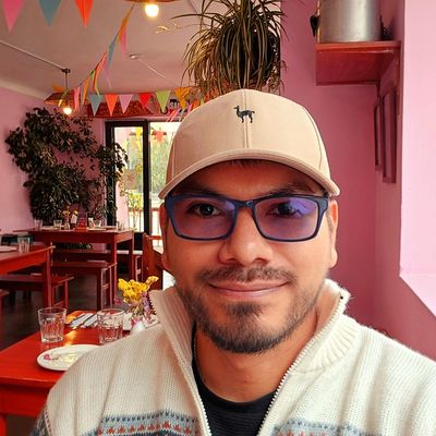 Eduardo, 37
