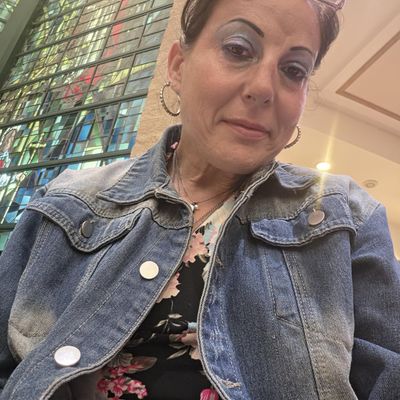Valerie, 43
