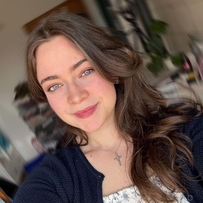 Helena, 24