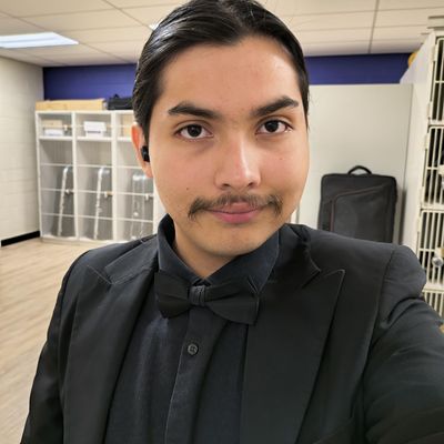 Luis, 20