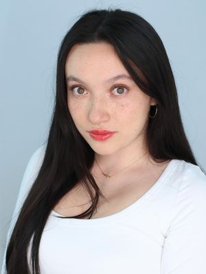 Lily, 22