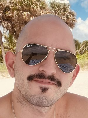 Jorge, 31