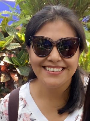 Ines, 35