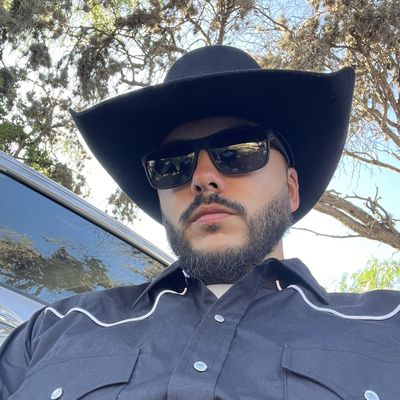Chris, 34