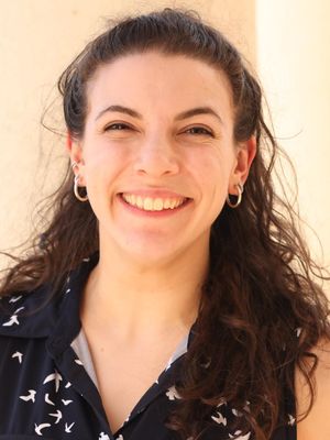 Agnese, 27