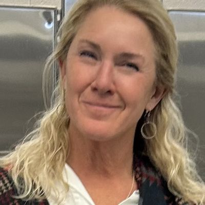 Tina, 58