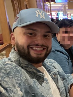 Armani, 24