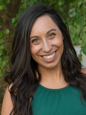 Emily, 32
