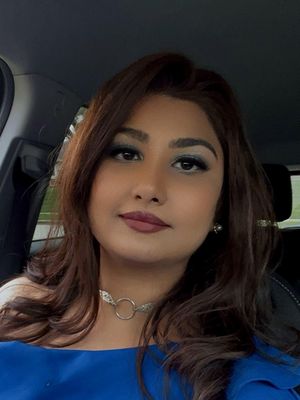 Dina, 36