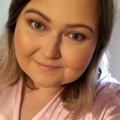 Ally, 32