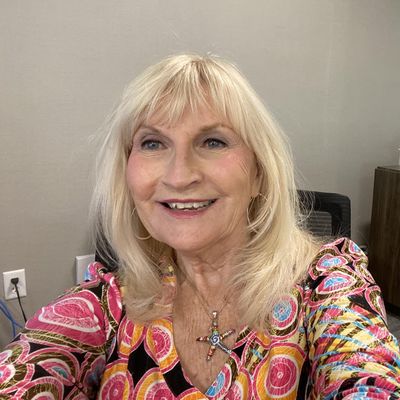 Maureen, 69