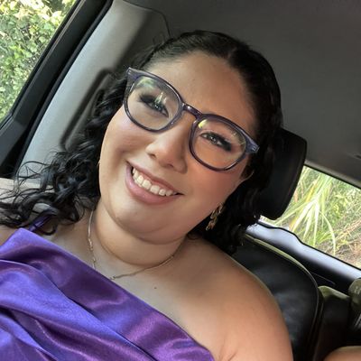 Andrea, 23
