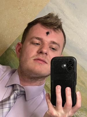 Andy, 25