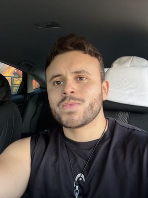 Luis, 29