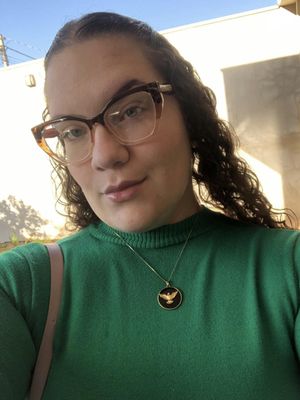 Isadora, 23
