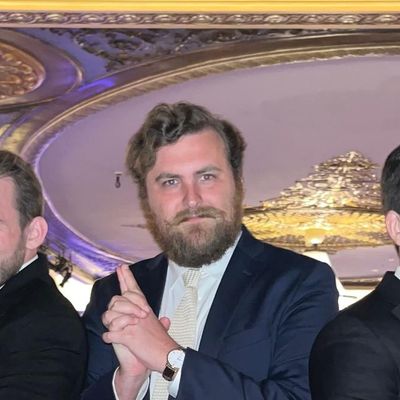 Ryne, 25