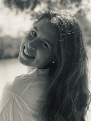 Anna, 21