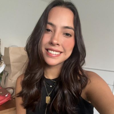 Fernanda, 28