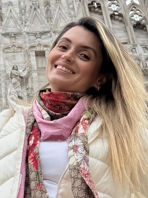 Priscila, 39