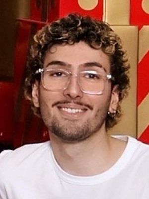 Louis, 22