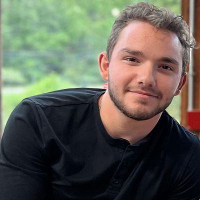 Thomas, 22