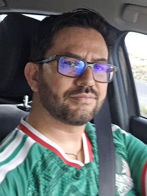 Jonathan, 43