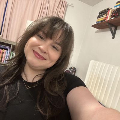 Veronica, 26