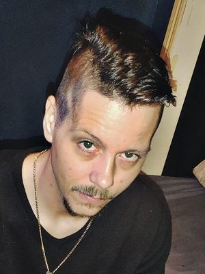 Allan, 40